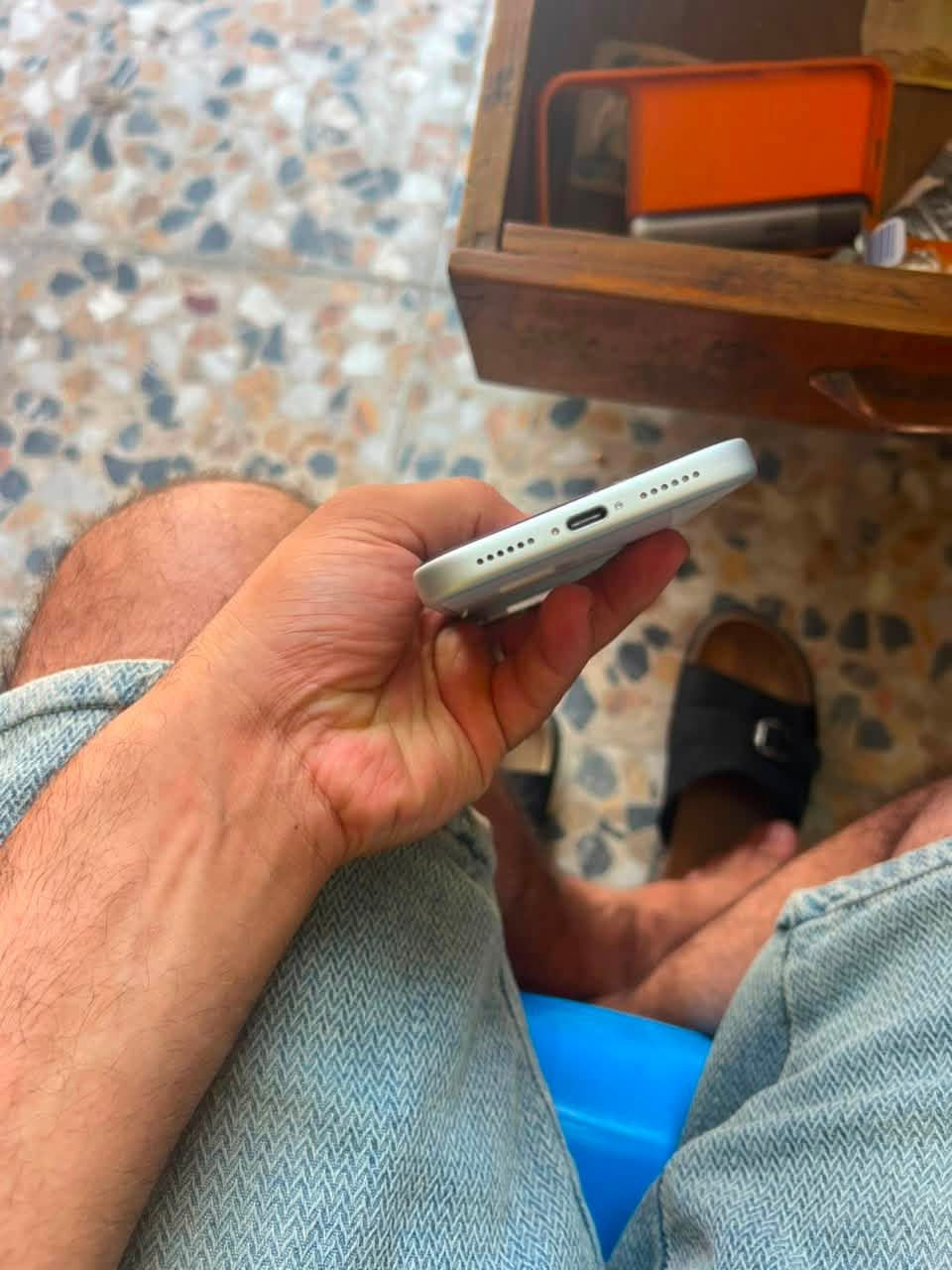 ايفون ١٧ برو ماكس الجهاز كلش جديد ماستر قبل شهر اخذته
سعره ١٩٠٠ 

***********

مكان بغداد الكمالية
