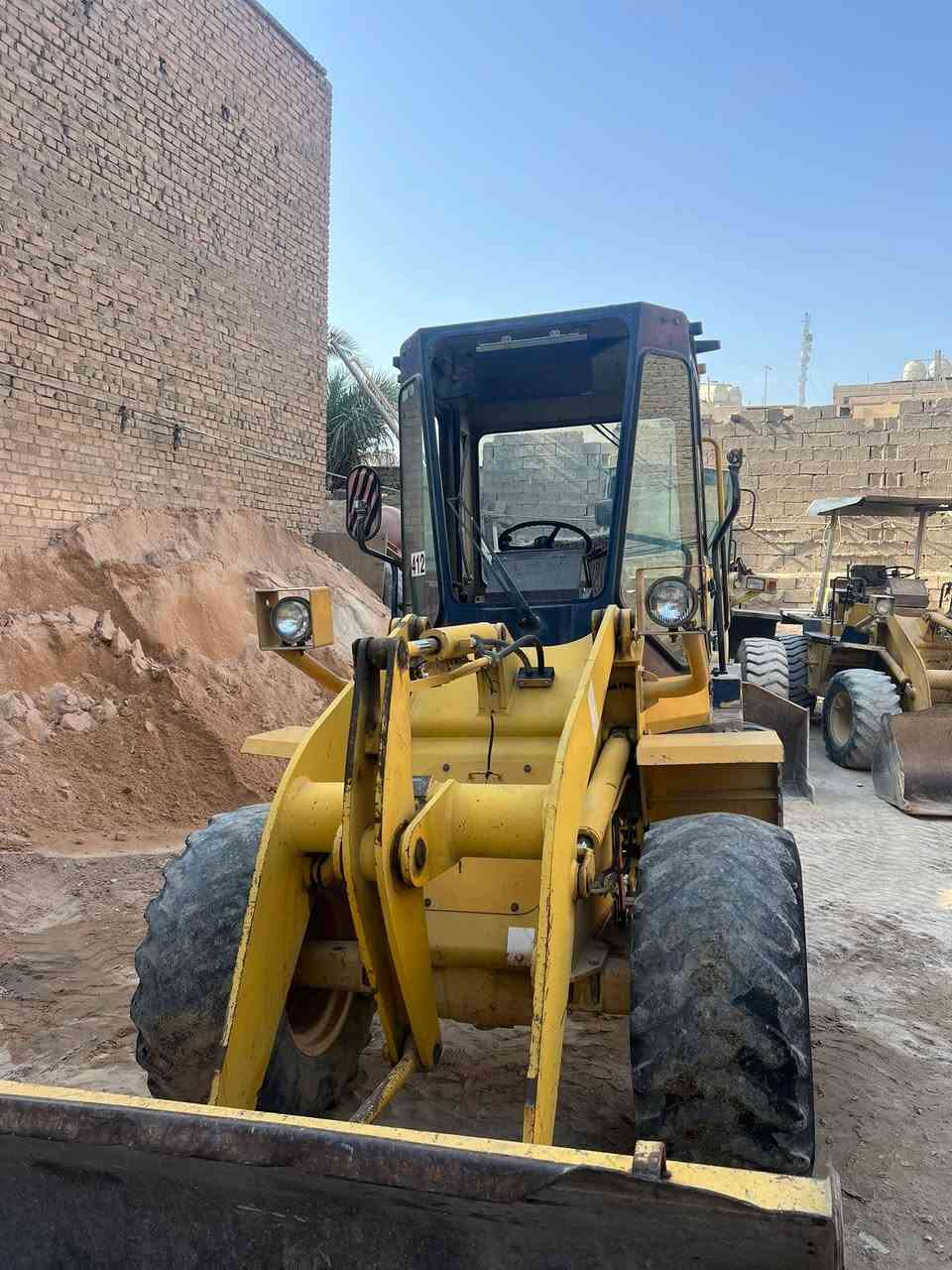 سلام عليكم 
شفل كوماتسو 70 للبيع 
اتصال ***********
