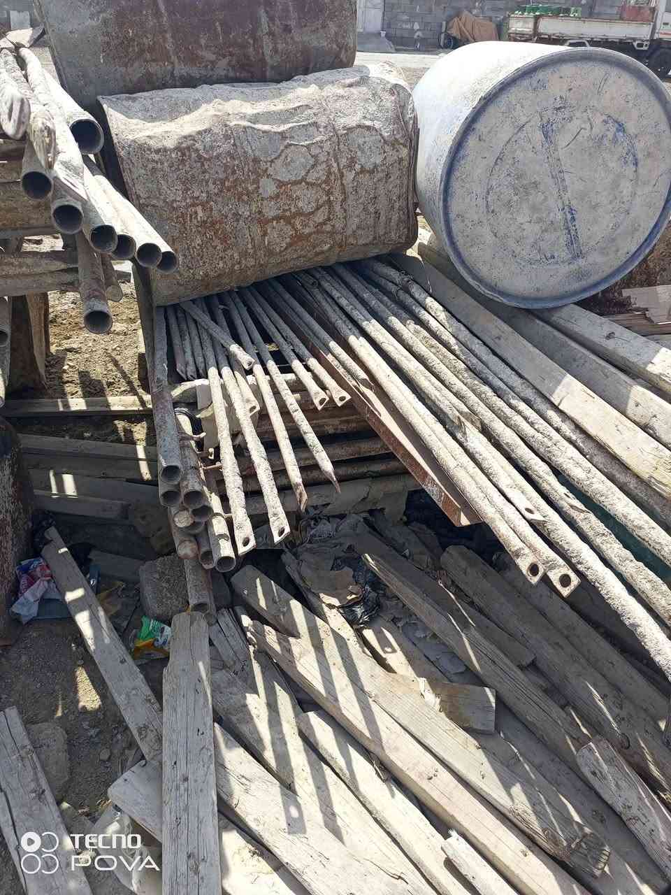 السلام عليكم
للبيع سكلات 
كرسي ابو متر عدد 14 
كرسي ابو 90 عدد 8
براميل ماء عدد 4
سيور ابو 3 متر عدد 20
سيور ودوس  ابو مترين أكثر من 30 
سيور ابو 4 متر عدد 4
دوس ابو 3 متر عدد 5
مع براميل حديد أكثر من 5
مقصات أكثر من 10 مقص

نص مكتوب في الصور:
- TECNO POVA