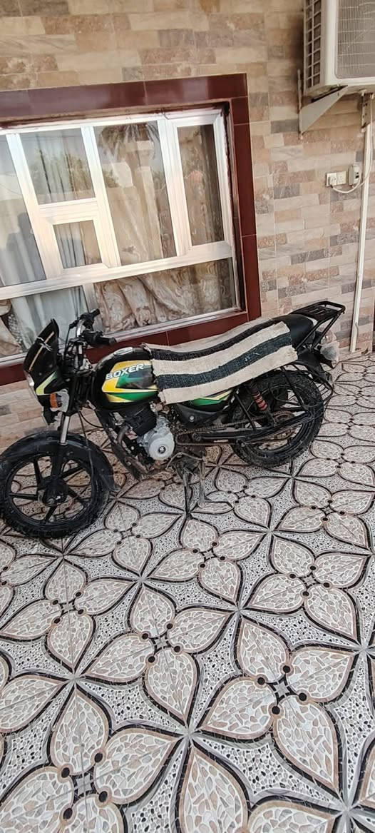 بوكسر • باجاج