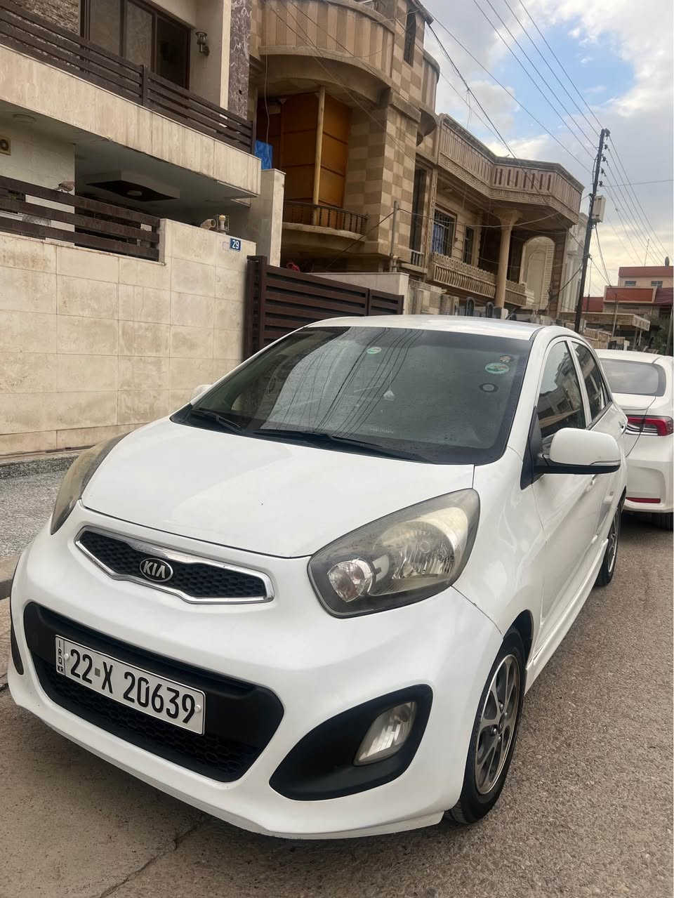 كيا بيكانتو، بيها ١-٢ قطعة وكم طگّة صغيرة، ماشية ١٧٥ ألف كيلو. مركبلها غاز إيطالي، مكينتها16 ٤ سلندر
***********
کیا پیکانتۆ ١-٢ پارچەی هەیە و چەند قوپیکی بچوکی هەیە ١٧٥ هەزار کیلۆ مەتر رۆیشتووە غازي ئیتاڵی بۆ بەستراوە مەکینە ١٦ی ٤ پستۆنە أربيل, العراق
