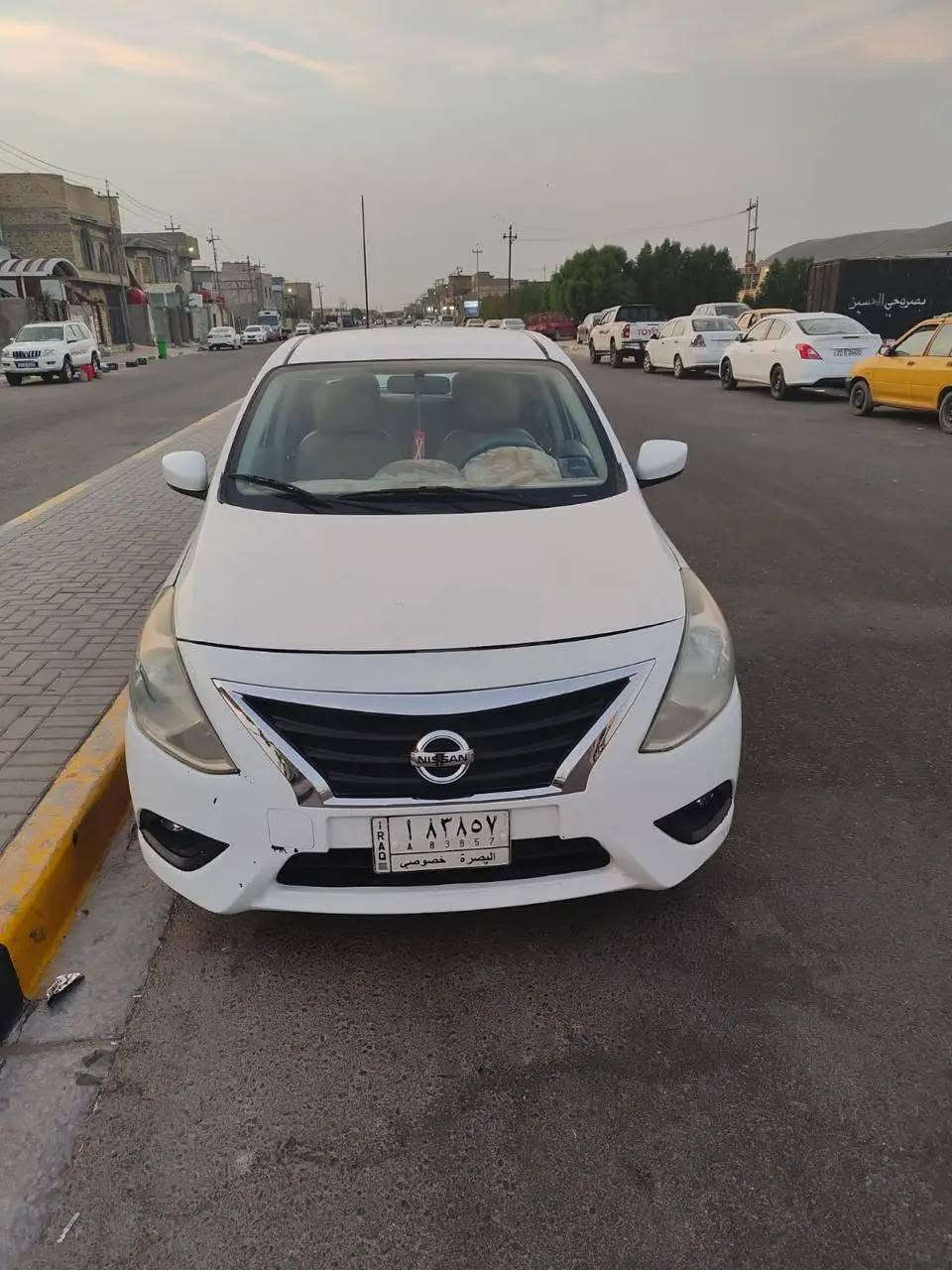 نيسان فيرسا • ٢٠١٦ • ضربه باب