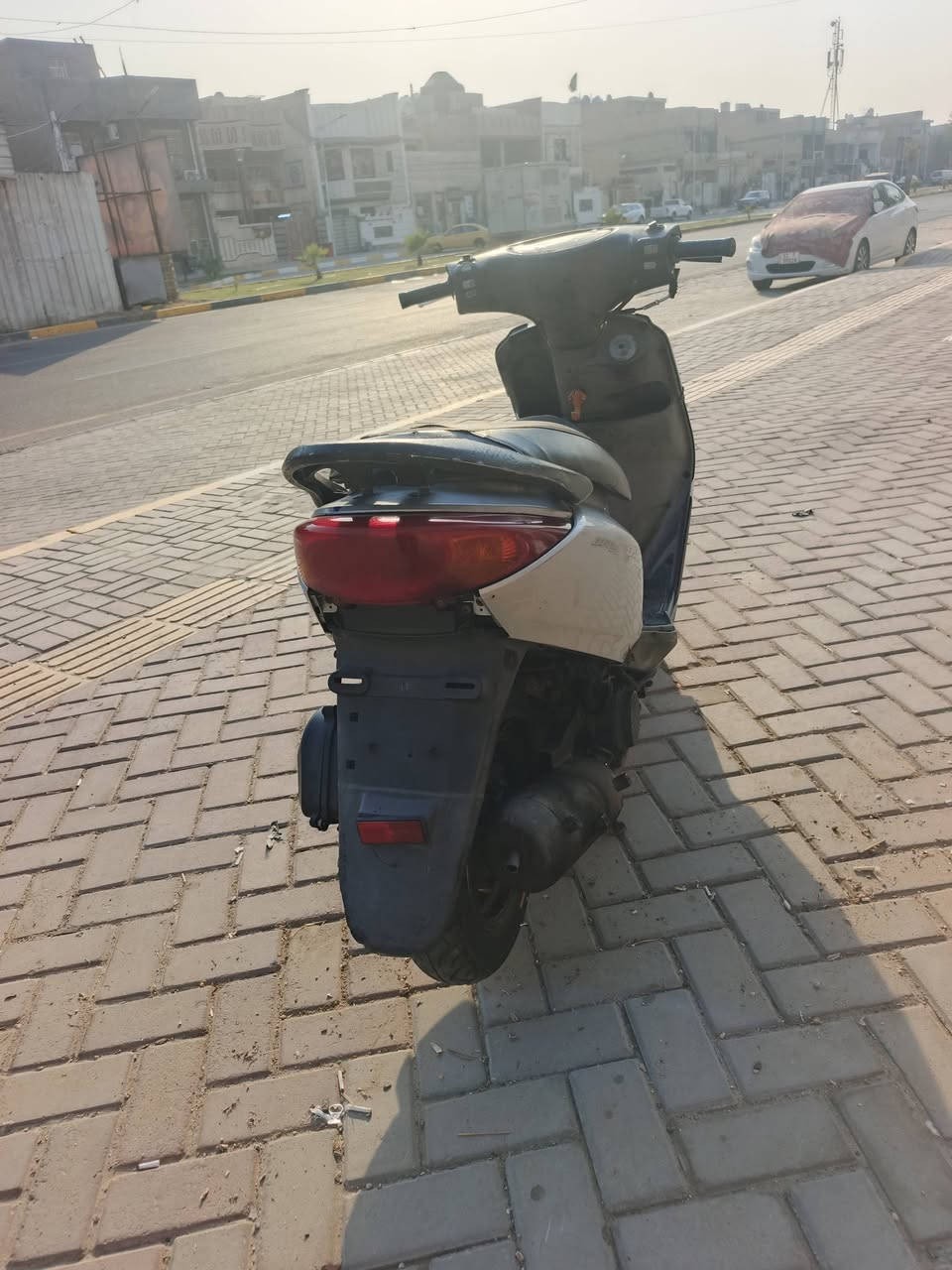 بريـز يابانـي ، دراجـة نظيفـة ، مكينـة ناعمـة برغـي ممفتـوح بيهـا ، فشگـة بلاديـة ، كابريتـر كهربائيـات كلـه شغـآل ، فقط باتـري ضعيـف ، للبيـع مستعجـل عليـها ، السعـر 450 وبيهـا مجـل للشـراي ، عنـوان (مدينـة الصـدر) رقـم ***********
