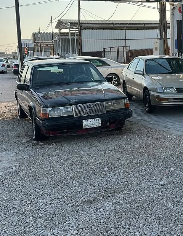 فولفو ٩٤٠ رقم كربلاء بسمي موديل ٩٢ مكينه وكير جددغرفه نضيفه مكانه نجف السعر ٣٥ وبيه مجال 
اتصل ***********
