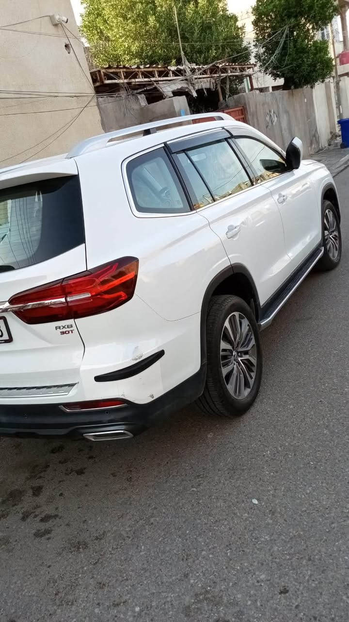 السلام عليكم سيارة mg rx8 فول مواصفات كفالة السيارة من فوك ليجوه بضمان الوكاله  السيارة محرك 2000 تيربو 7راكب  مواصفات واحد عل واحد رايدها 
ب*********** رايدها ب220 وبيها مجال بسيط للمشتري
