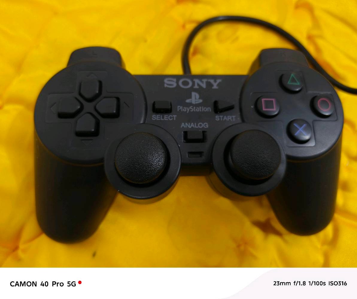 للبيع بلايستيشن 2 (PS2) نظيف وكامل ملحقاته 🎮
​الملحقات:
​عدد 2 يد تحكم (أصلية شغالة).  
​ميموري كارد سعة 8 ميكابايت.  
​فلاش مساحة 32 كيكابايت.  
​كافة الوايرات والربط الأصلية (واير الكهرباء وواير الشاشة).  
​الحالة: الجهاز نظيف وشغال
​السعر: 50 ألف وبي مجال للطيبين للتواصل واتساب***********
