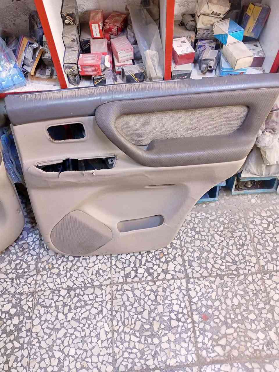 سلام عليكم بطاين لاندكروزر مونيكا من موديل 2000 إلى 2007 سعر 150 وبيهن مجال رقم الاستفسار ***********
