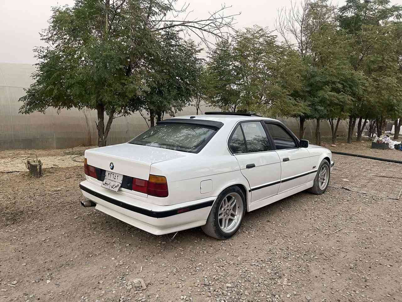 مودیل 90
20 کیرعادی
سلاید 
دوو جام کارەبای 
حیزام بویاخ بەس دەرکەی سەکن دواوە ناو دوسەی هەیتی 
پشت و پیش کەپس 
***********
