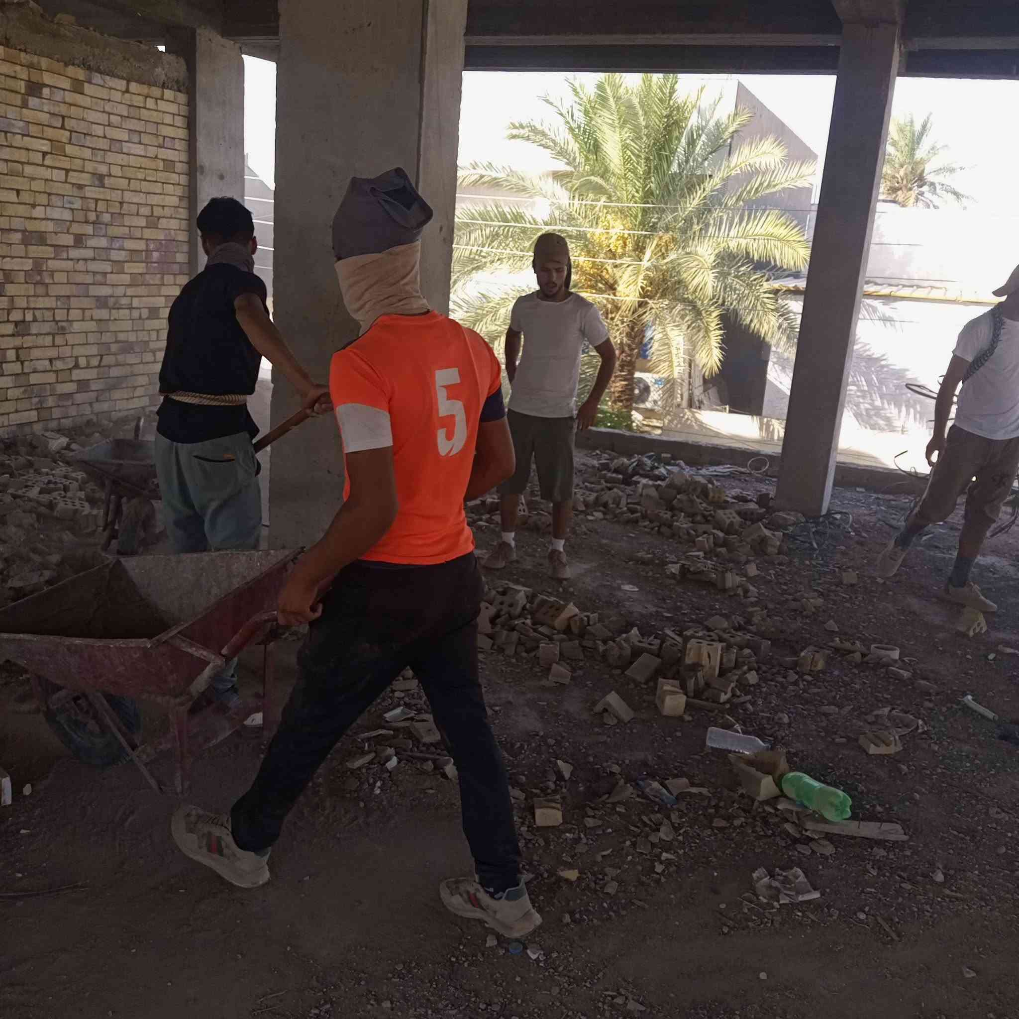 سلام عليكم  /  يوجد كادر عمل جاهز /  تصعيد مواد /  تنضيف بيوت /  تفليش /  تكشيط /  دفن نهري /  شقلنه ليل ونهار /  ومعداتنه جاهزه  ومالك دخل بكلشي تأخذ شقل جاهز مني سلمني شقل وتأخذ شقل جاهز / ماعليك بس تصال على رقم /// ***********
