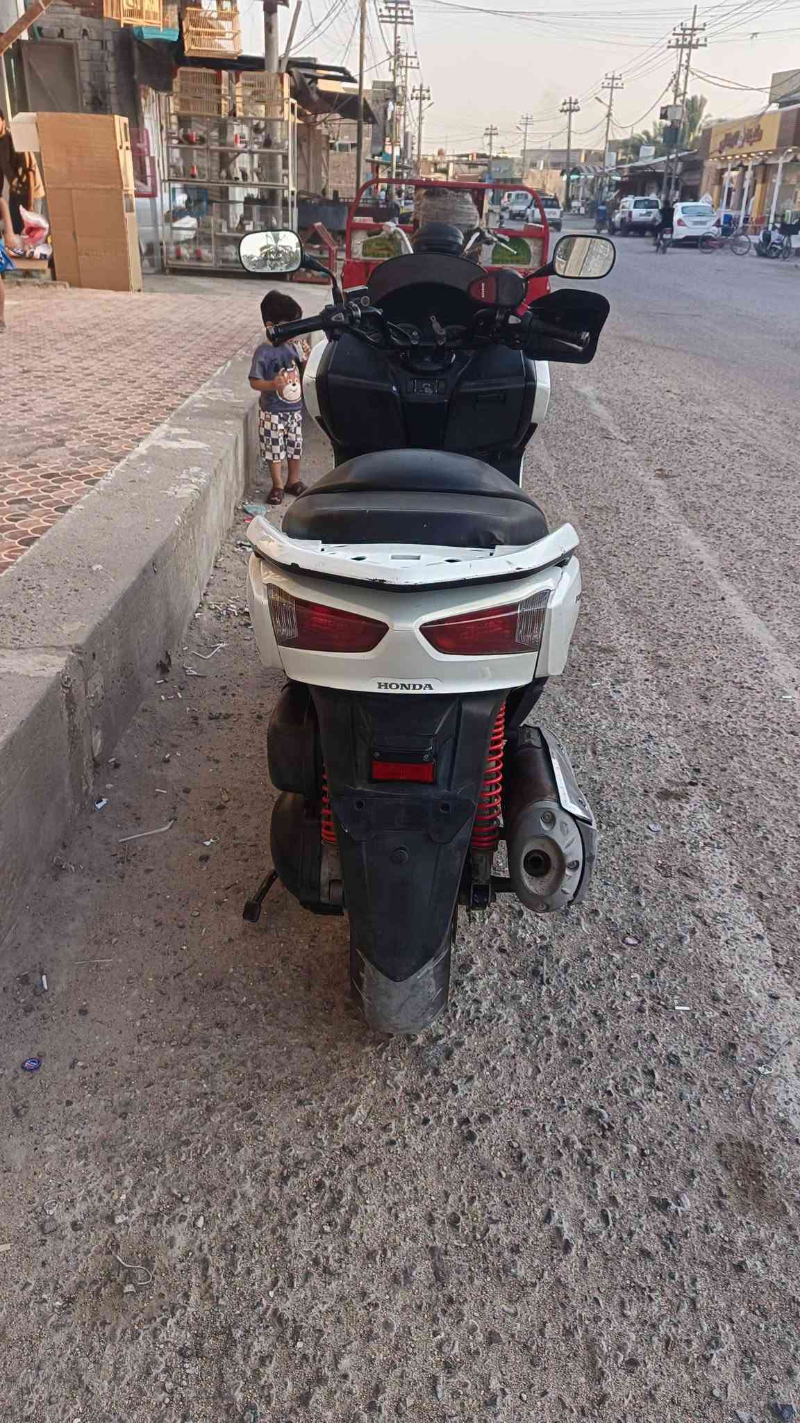 دراجه فورزه 012 
 سعرها 950 الف
بيها صوت بالمكينة 
تفاصيلها كاملة بالفديو
دراجه شغاله نكره سلف
ماشيه 66 الف
عليها منضومة زنون
ابيعها ع هذا وضعها 
مامفتوحه المكينه
البصرة قضاء المدينة
***********

