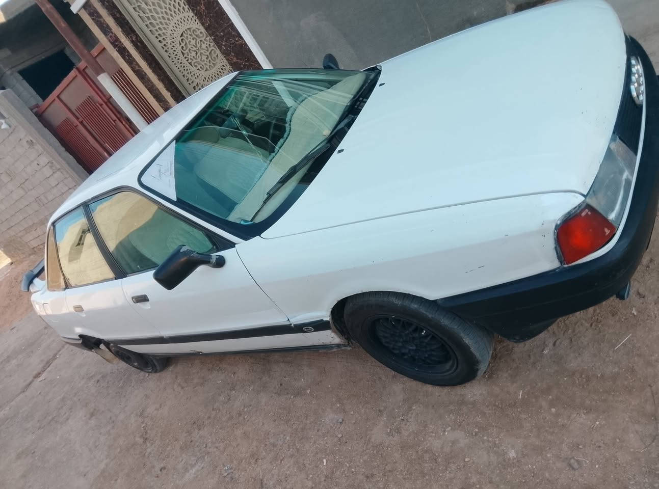 اودي للبيع موديل 88 مكينه وكير مكفوله  1800 كير عادي رقم بغداد انكليزي بسمي  تحويل مباشر السعر 28 ورقه وبيه مجال المكان الفلوجه ***********
