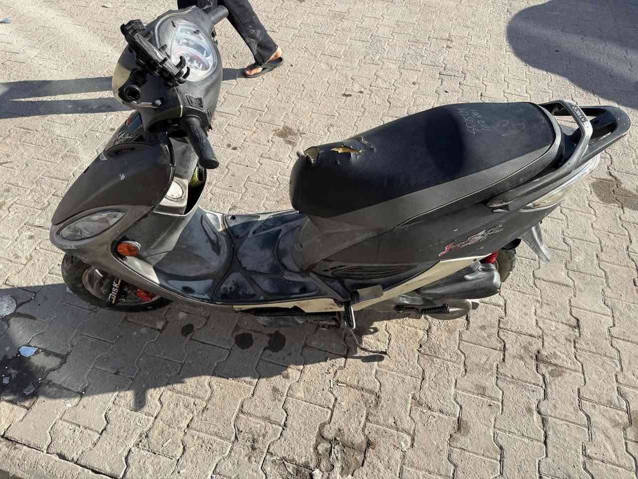 سلام عليكم كامكو g4 للبيع دراجه على ايدي مطلعه من الحاويه من البيت للشغل ما مفتوحه نص نكرة تشتغل كامله كل شي كامل بيه وشغال مكاني النجف حي الجزيره قرب مندي بلقيس ***********
