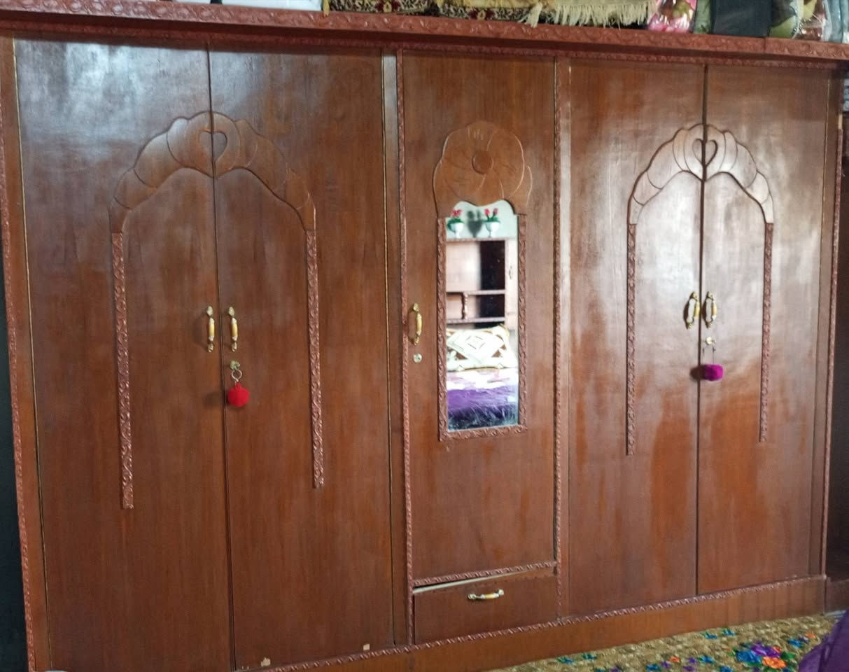 السلام عليكم  غرفه صاج عراقي نظيفه للبيع السعر 500 الف العنوان صلاح الدين سامراء
للتواصل ***********
