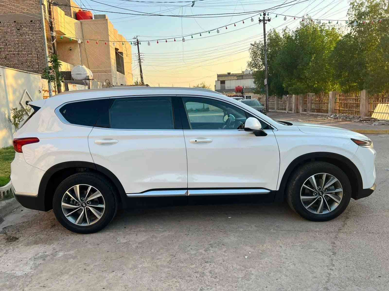 سنتافي 2019 وارد امريكي صور الحادث بالمنشور 
محرك 4 سلندر 2400 المرغوب لا تبخير ولا تنقيص 
ماشيه  57 الف حقيقي شرط جهاز 
رقم بغداد انكليزي سنوية بسمي تحويل مباشر رقم مميز مواليد
7 راكب 
 لون أبيض صدفي
بصمة عدد 2 
بصمة تشغيل وأبواب
تشغيل عن بعد وترحيب عند الاقتراب
 كاميرا خلفية 
حساس أمامي وخلفي 
صندوق كهربائي 
كشنات كهربائية 
بردات بالابواب الخلفية 
شاشة أندرويد كاربلي واندرويد اوتو 
سيارة فول ماعدا بانوراما 
السيارة بعدهة بوضع الشركة
تبريد محرك كير حدادية كله جديد شرط
السعر 143  ورقة جوه سوك ارخص سنتافي بالعراق

0771197632
