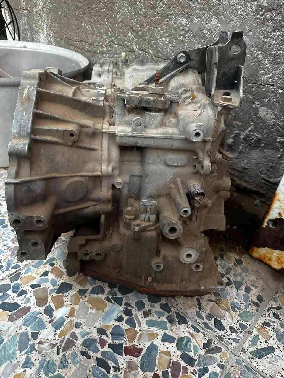 السلام عليكم 
كير مال كورلا للبيع 
كلشي مابيه فقط 
كونترول يخربط 
***********
