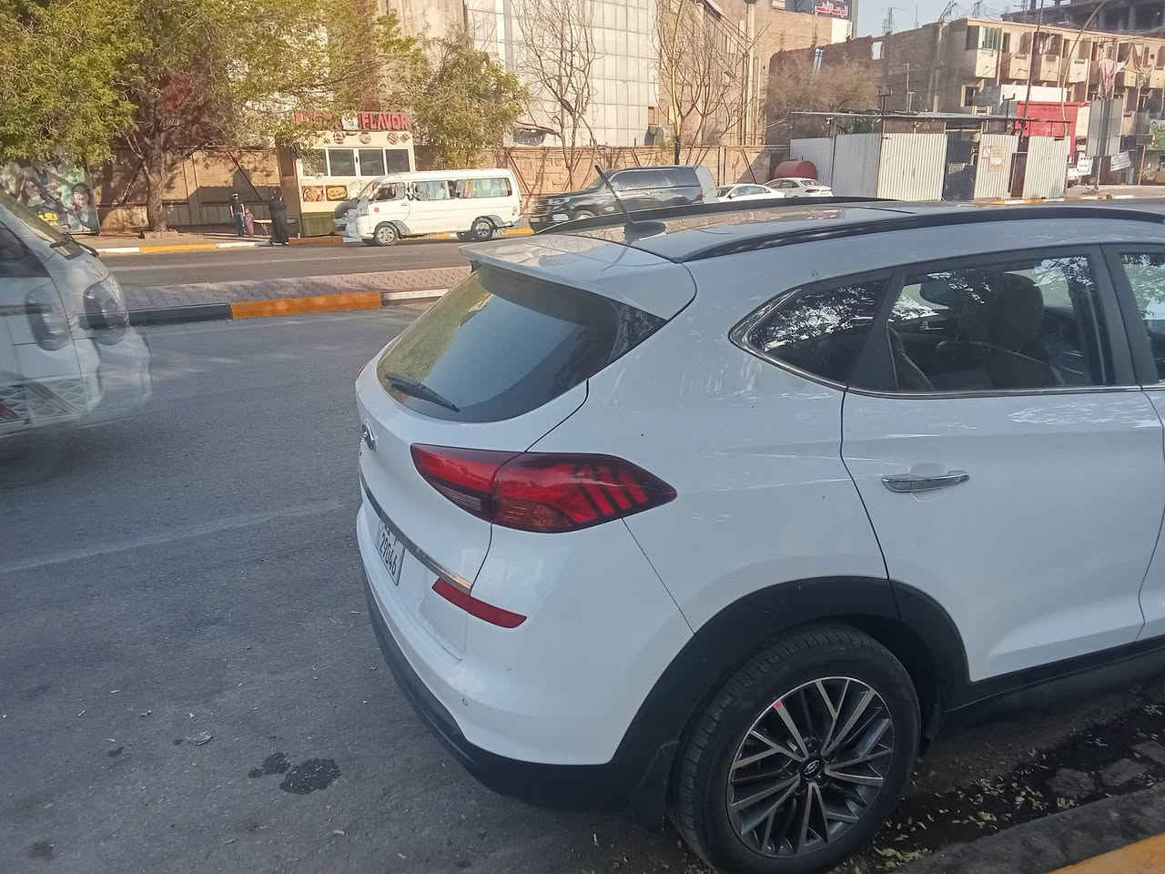 عنوان بغداد
سياره مكفوله كفاله عامه 
موديل توسان 20 فول 
الاتصال ع الرقم .. ***********
