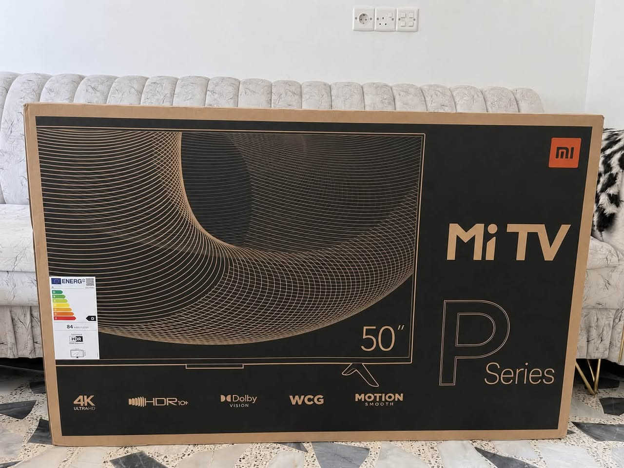 📺 للبيع شاشة Xiaomi Mi TV
حجم 50 بوصة 4K  
جديدة بالكارتون غير مستخدم وارد أوربي 
المواصفات: 
4K Ultra HD  
HDR10+ + Dolby Vision + WCG  
Google TV: يوتيوب، نتفلكس، شاهد، كل التطبيقات  
Motion Smooth للمباريات والألعاب  
Wi-Fi + Bluetooth + HDMI + USB  
Dolby Audio صوت

💰 السعر: مميز ومناسب 345 الف فقط 
📍 المكان: حي الشرطه خلف المجموعه الثقافيه
للتواصل : خاص او اتصل ع الرقم ***********
