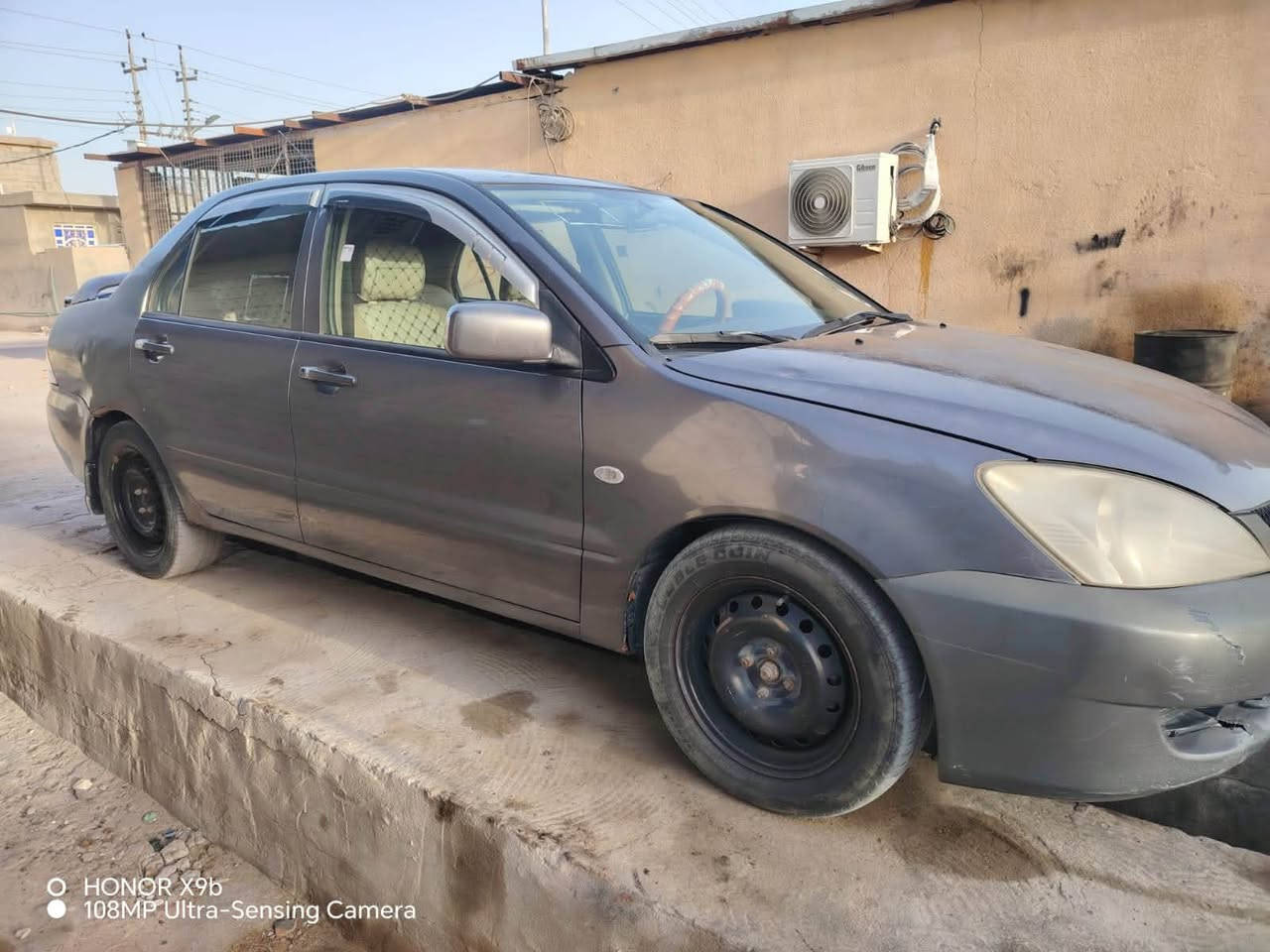 مستبيشي لانسر 2010 حداديه تعبانه مكفوله من الضربه ماعده بيه بلهلاات  خياس قليل تبريد شغال تحويل ثاني يوم رقم دياله مكان سياره بصره ابو صخير 
سعر 55
تواصل ع رقم ***********

