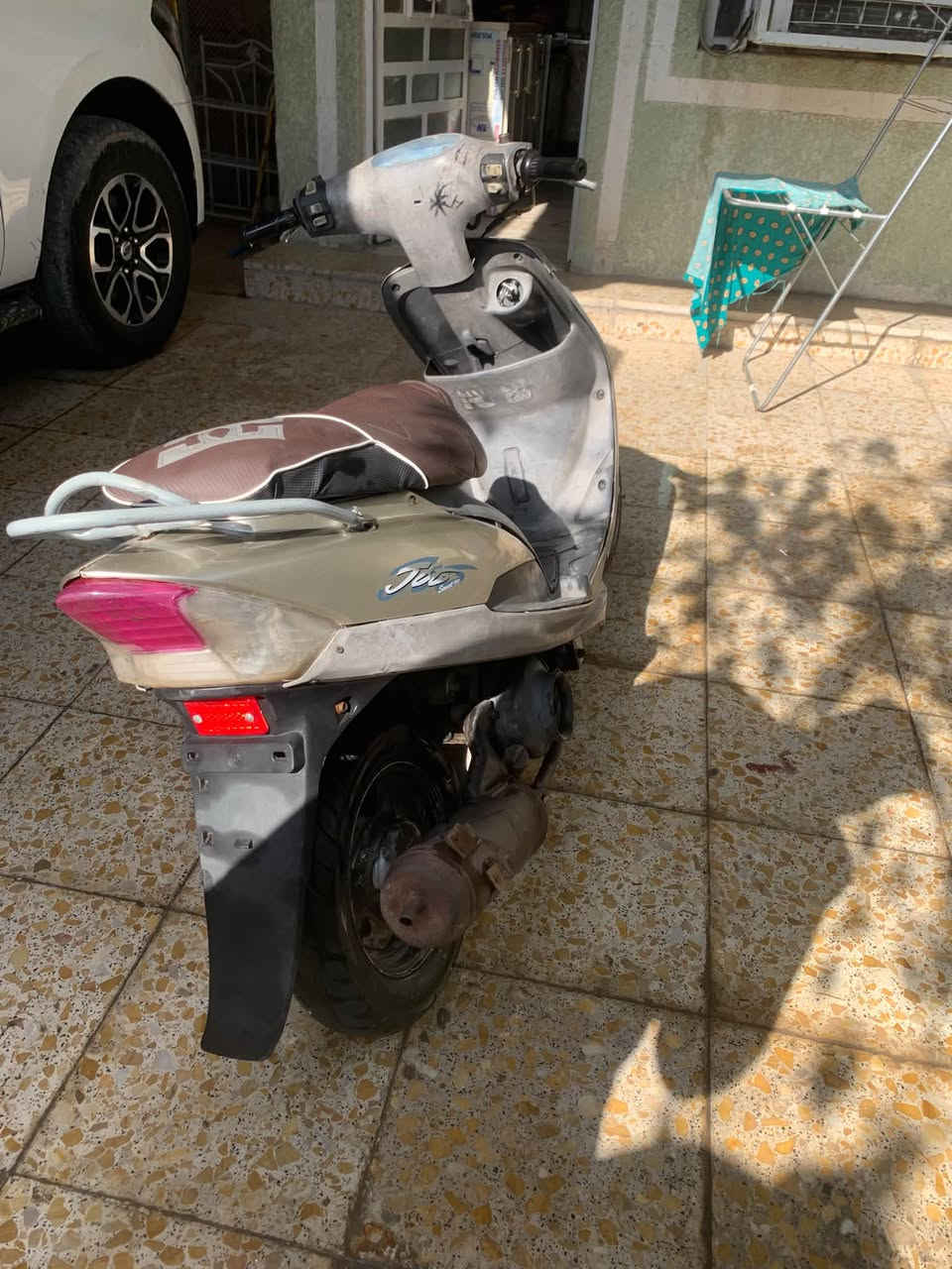 للبيع سالف هندر شغاله كهربائيات شغاله نقصه مازدا ورأس لايت موجود بس مكسوره منه قطعه لسعر ٤٥٠ مكاني حله مركز مدينه *********** وبي واتساب  (مفتوحه ولفات )
