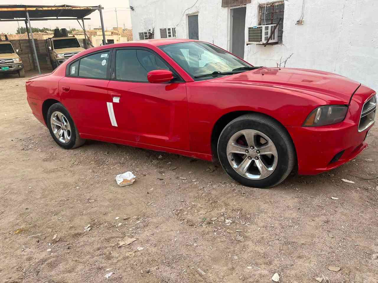 سلام عليكم جارجر موديل 14 وارد كندي بيه ضربه حافه الجاملغ وبيه ضربه الباب الخلفي من جوه السياره مصبوغه حزام رقم بغداد بأسمنه تحويل ثاني يوم نقص حداديه اماميه وبوربرن التاير الخلفي واشرات قبق ولفات تبريد ثلج السعر125وبيه شويه مجال مكان السياره العماره 
***********
***********
