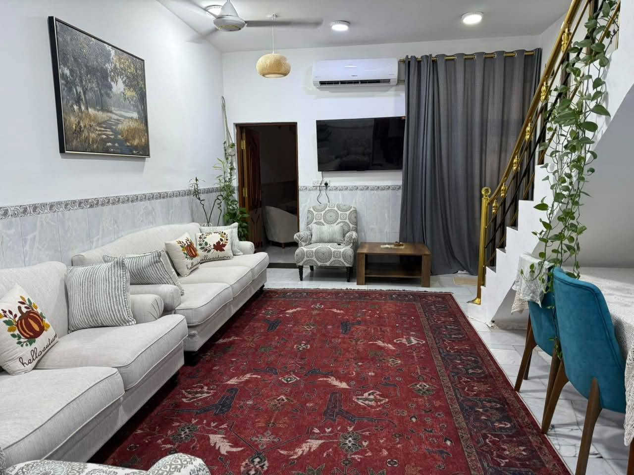 دار للبيع مساحته ١٠٠م ٣ طوابق 
٢ غرف نوم ٢ هول ٢ حمام وصاله وطابق الثالث مخزن وبيتونه كله مرمر وسيراميك اسباني 
العنوان حي الشهداء الثانيه مقابل صول الوهاج يبعد ٢٥٠م عن شارع طهمازيه الرئيسي السعر وباقي التفاصيل خاص او👇👇
*********** اتصال 
***********وتساب حلة, بابل
