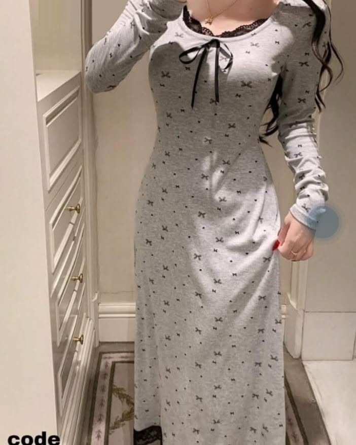 جملة ملابس الغالبي 
سعره درزن 65🔥🔥
ربط قناة https://t.me/chkso12

نص مكتوب في الصور:
- MOD:
- 2002
- مجمع الأميرات
- MOD: 399
- ٥:٤٢ م
