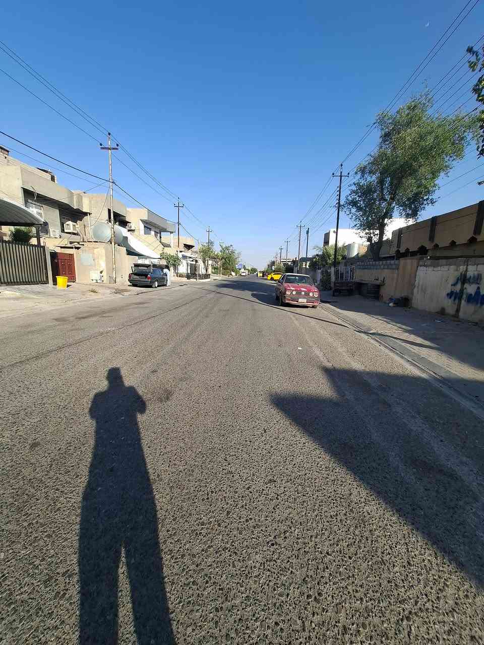 📍 دار للبيع رقم واجه 8 / 200 متر   8x23 #عقار 
عنوان قادسية الثانية على شارع ابن وليد قرب سايدين 
فرق عريض 22 متر فول خدمات 
مكونات 1 غرفة نوم مع مطبخ و استقبال وهول 
السعر 75 بيها مجال 
الهاتف ***********
***********
