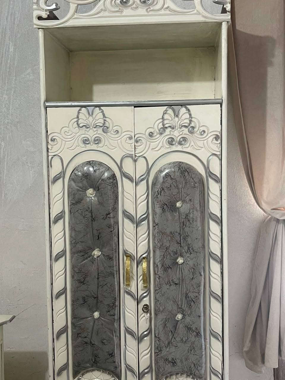 غرفه نوم للبيع المكان يم جسر خرنابات اي استفسار ***********
