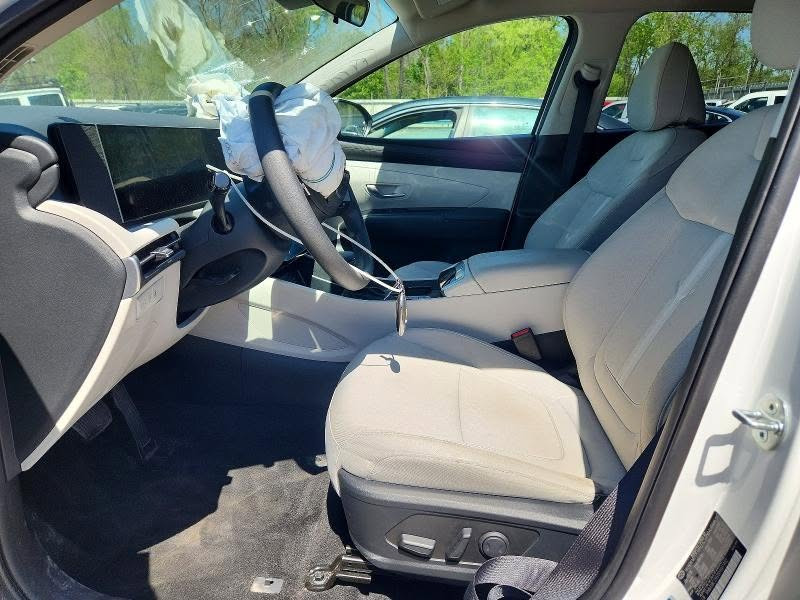 2025 HYUNDAI TUCSON SEl 

السعر بيع مباشر من المزاد   :   89 $

تاريخ المزاد  :    2026/9/24

الحادث  :  موضح بالصور

حالة السيارة  :السيارة تعمل و تسير

 ((  مكان السيارة في امريكا   ))

بإمكان ادخال السيارة على كتاب شهداء

((  يكون حساب الجمارك و الضريبة على مبلغ الفاتورة للسيارة  ))

مدة النقل من امريكا الى العراق 60   يوم  (( يتعهد المكتب بفترة النقل ))

للشراء الحضور الى المكتب في العنوان المذكر بالأسفل مع جلب عربون 

مكتب همام كريدي لمزادات السيارات  

شراء و نقل السيارات من امريكا للعراق

العنوان  /  بابل - حله - شارع الجمعية

اهلا وسهلا بيكم من الساعة ٣ الى الساعة ١٠ مساءاً

***********

واتس اب

[https://wa.me/message/BEZOHX2I6NQDD1](https://wa.me/message/BEZOHX2I6NQDD1)

 

 

#مزاد #كوبارت #iaai #وارد #امريكي #عقبة #ميناء #بيع #شراء  #استيراد #نقل #الحره #تخليص #تعقيب #كيا #هونداي #الزرقاء #الاردن #بلسايد #تولورايد #النترا

نص مكتوب في الصور:
- 51604750X