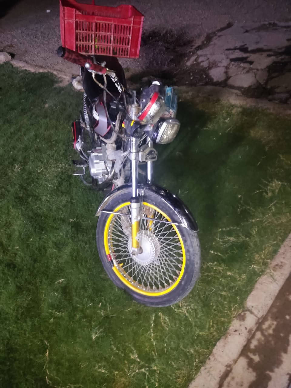 سلام عليكم تايكر موديل 20 نشاط فول محرك دمعه مابي لا صوت ولا صرف ماطور جاهز دبلاتت4 شغاله كهربائيات مثل ما واضح كله شغالة سعر 425 بي مجال قليل مكاني حاج علي رقم الهاتف ***********
