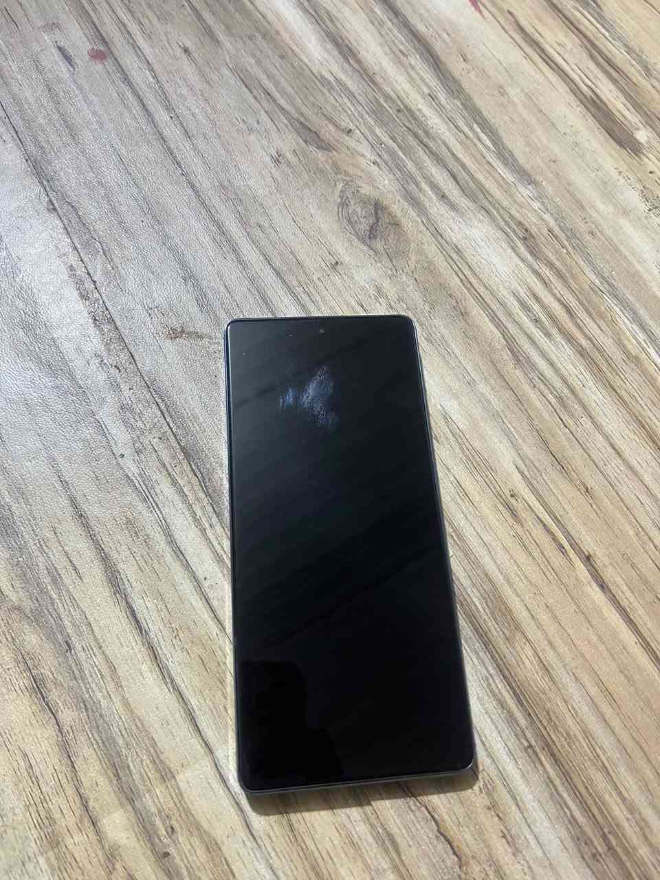 انفنكس GT 20PRO الجهاز يشغل 120فريم بلبوبجي والكارتون ويا والحهاز مبدل شاشه اصليه ويحتاجله بس ايسي مال الشحن والكامره مكسوره بس ماعليها تصور طبيعي السعر 250 وبي مجال تواصل***********
