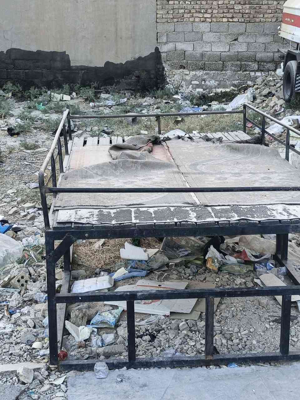 سلام عليكم  للبيع سيبايه مال كيا حمل سبعه جنكال جديده
سعر 250 وبيها مجال. ***********
