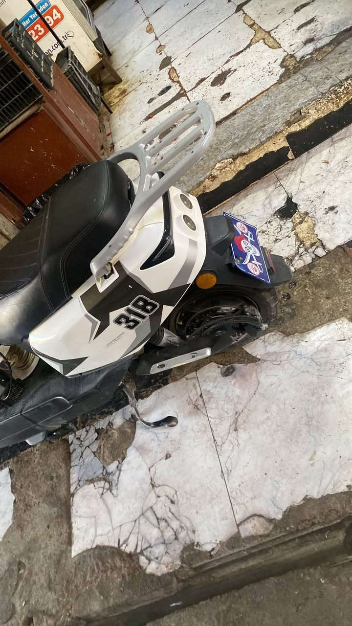 ماطور نظيف ومرتب بكدام العين
ملف شرط 
عقل شرط
بطاريات عشره ونص
مع كمل ملحقاته 
السعر 550وبي مجال 
حك جيتك
