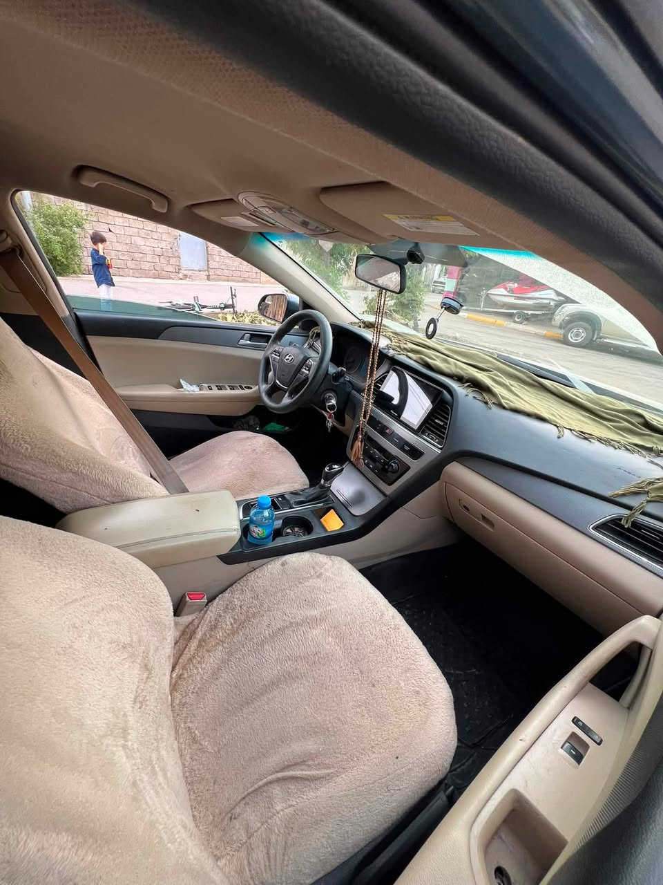 سۆناتا بیلاد بانزین ٢٠١٧ ساخە گێڕو مەکینەی بەشەرت چوار پارچەی پەمپە بئ ناوگرتن چوار تایەی تازەیە  سەیارەکە لۆک لۆکە مواصەفاتی زۆر زۆرە 
سعری ٦٨ ماعمەمەلە 
***********
