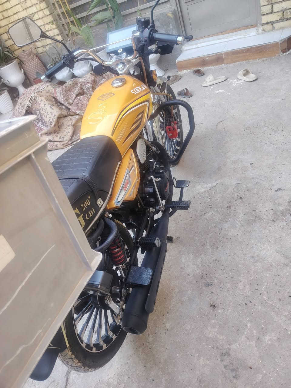 دراجه سونك 2025 مكينه ضاغطه وزنجيل يعني رجه صوت ماكو مو مكينه جواكيك اخذته بيدي شديته جديده برغي مامفتوح السعر مليون وبيه مجال قليل.. المكان الحمزه الغربي ع ***********
