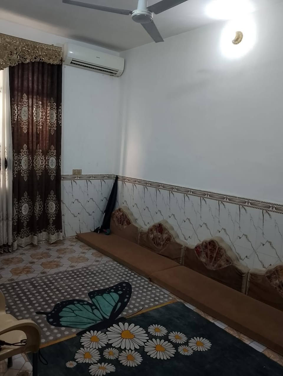 دار لبيع بحي نداء 100 متر منطقه 59 طابو صرف بسمي طابق واحد صب مسلح طابوك جمهوري سيراميك كاشي نضيف جدا شارع 10 سعر 80 مع لمجال رقم التلفون ***********

