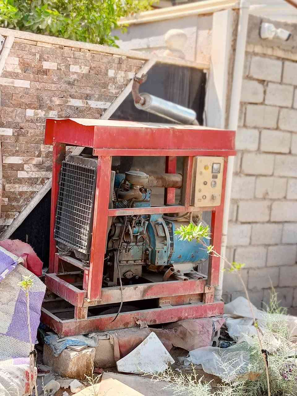 سلام عليكم 
مولد للبيع بيركز صيني 
25 كيفي يعني 100انبير 
مكان بابل جبله والسعر 10 وبيه مجال
***********
***********
