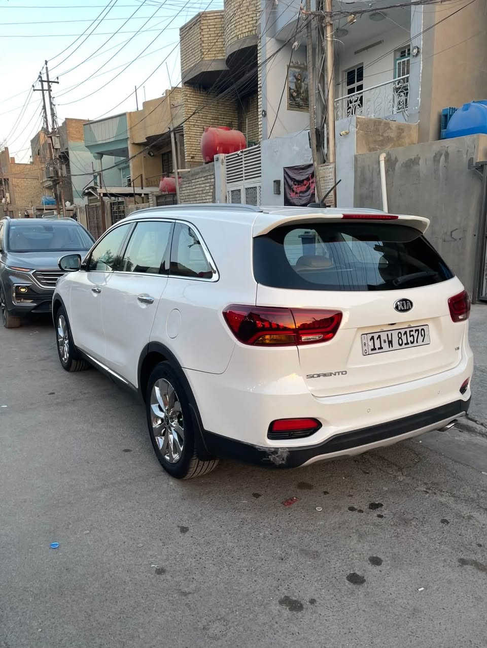 السلام عليكم سورنتو 2018 شكل ال 20 بأسمي رقم بغداد انكليزي هزة جديدة  6 سلندر 7 راكب 3 قطع تبريد بيها صبغ نصف الجاملغ الامامي فقط ماشية 63 
السعر 197 مكاني البلديات ***********
