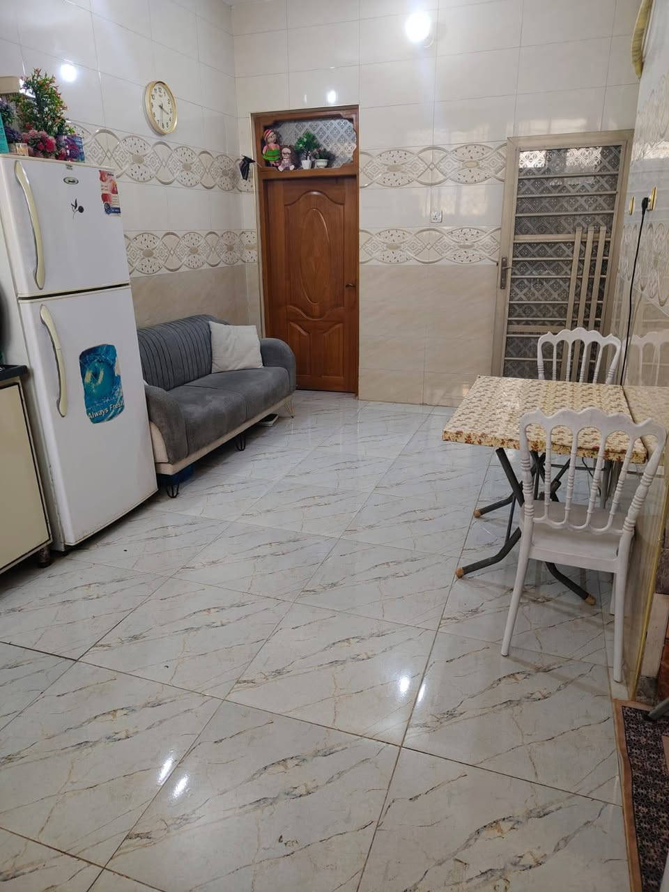 دار للبيع 50 متر طابق واحد كونكريت البيت نظيف جداً حي الوفاء قرب اعدادية نور الحسين - السعر 70 وبي مجال ☎️ *********** مكتب الموسوي

