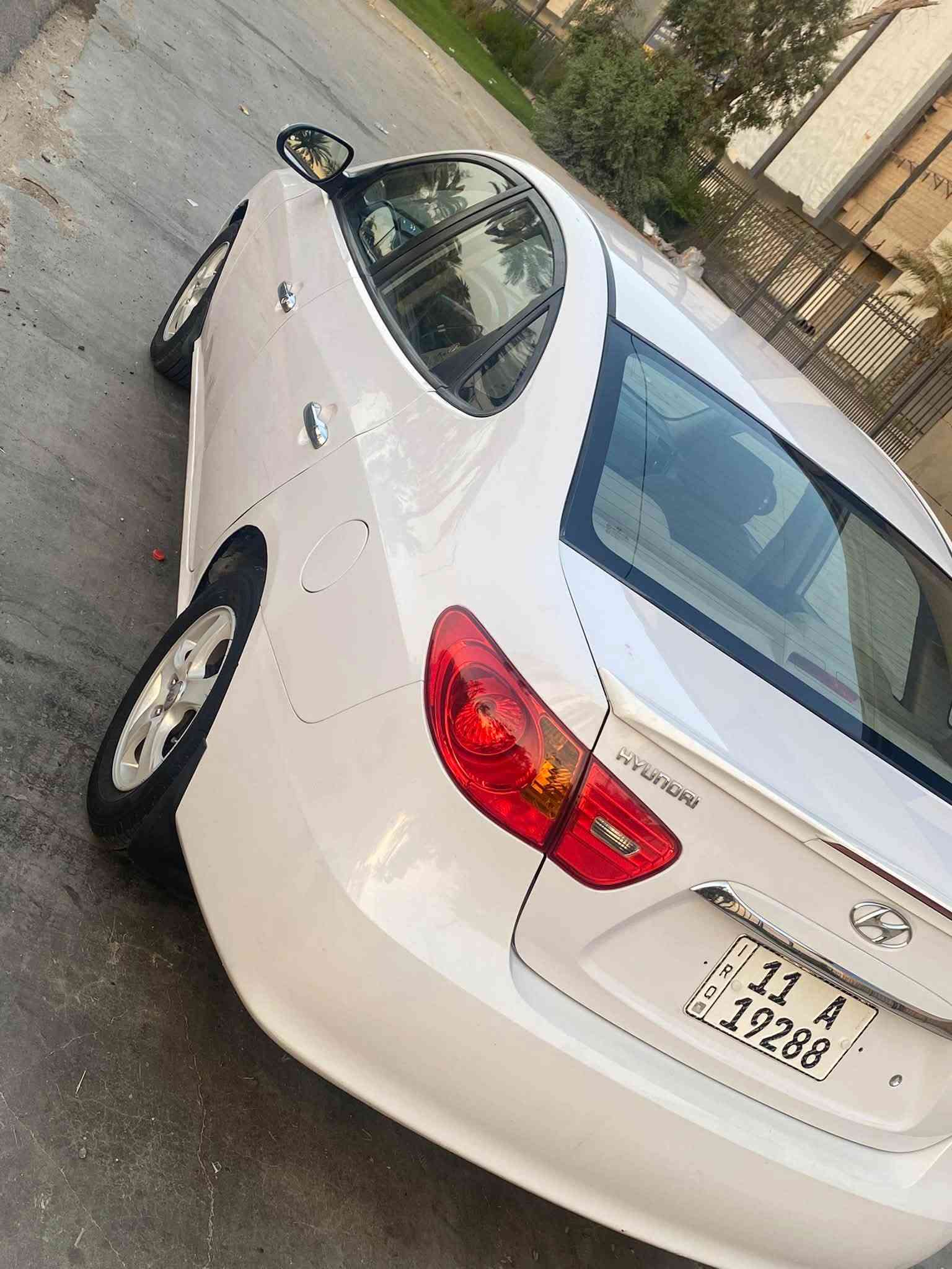 للبيع النترا موديل 2011 خليجي محرك 1600 ماشيه 160 الف كم رقم بغداد الجديد باسمي تحويل ثاني يوم السياره بيها الباب الخلفي مبدل والجاملغ الخلفي مصبوغ من القبغ مال بانزين وجوا كير ومكينه مكفول وتبريد ثلج تايرات جدد والغرفه والكشنات وضع الشركه  السعر 107 وبيها مجال مكاني بغداد ورقمي ***********
