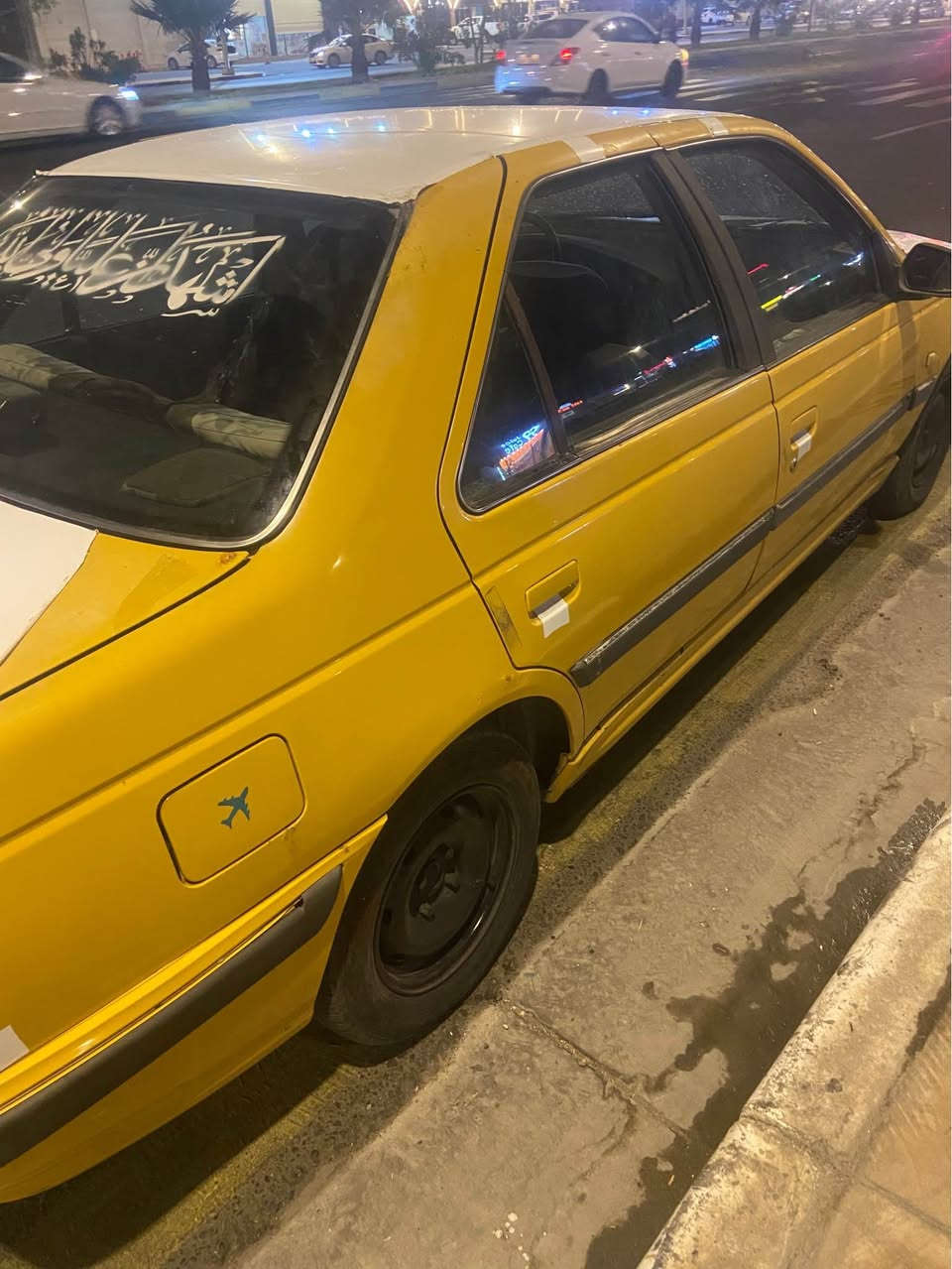 بيجو بارص موديل ١٥ مكفوله ضربه وصبغ 
كير محرك حاله جيده مصفره هيئه سنويه منتهيه 
مكاني البصره  السعر 34 تواصل *********** البصرة, العراق
