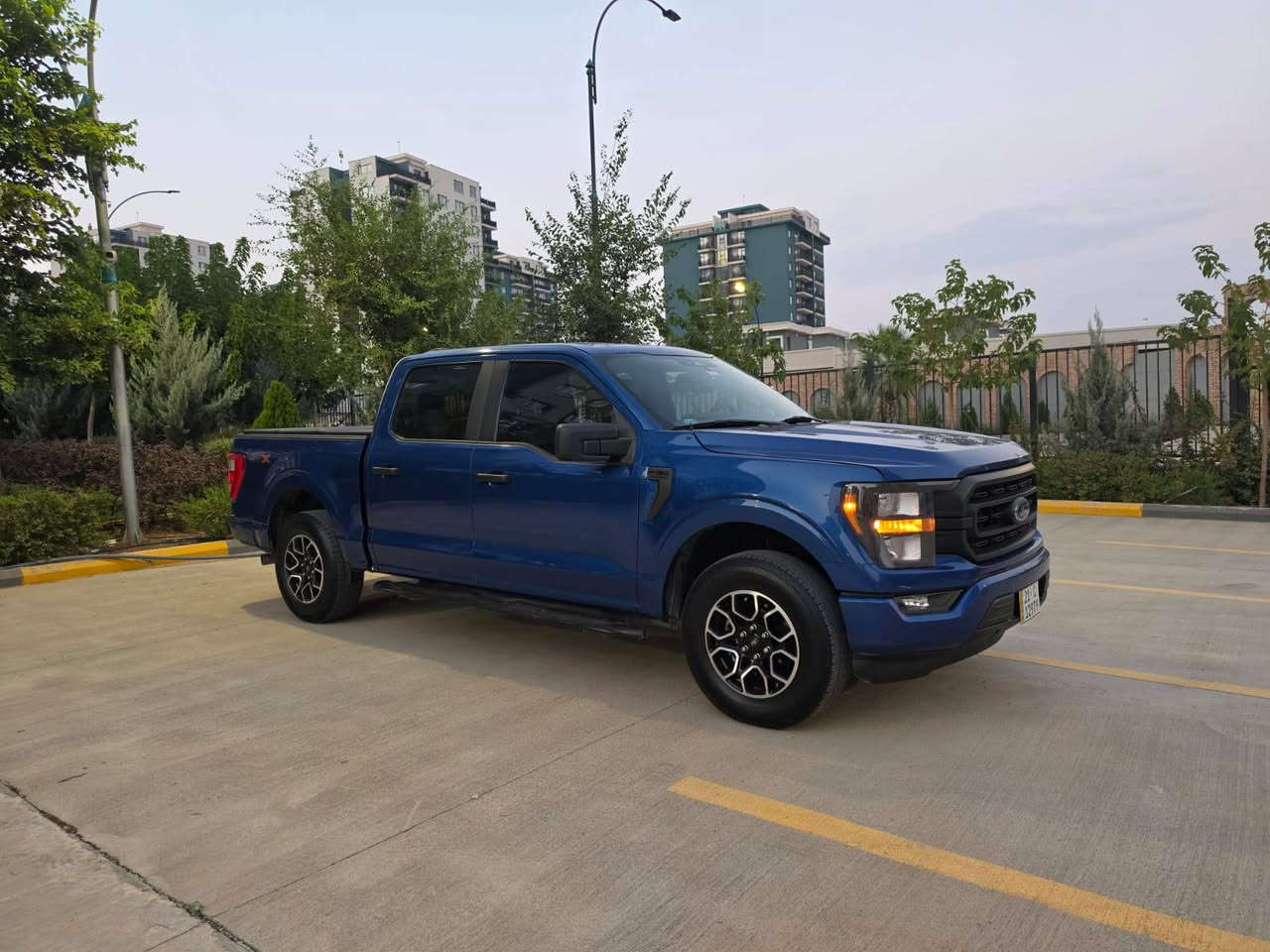 ارخص فورد f150
بنيد وجاملغ بدون ايرباك حتى بردة مطاك
لون مميز كلش قليل
٢٠٢٣ حتى الراديتر بلادي
مواصفات STX
نسخة 1975 EDITION
كشنات جلد بلادي كشن منفصل باب طويل بدي قصير المرغوب
كير تعليك
رادار امامي وشارع ومرايات هيتر ومعلاية من امريكا
ماشية ٥٧
بدي وغلاف بدي KG custom
شاشة وكامرا وحساس وكل هالسوالف 
كلشي بيها جديد ومسرفس وترايها زيرو حتى غاز تبريد وسي اويل الاكسل وهايدروليك الكير وصدر كلة مبدل بالشركة وجاماتها هم مضروبة عازل حراري
تحويل بنفس اليوم السيارة ب اسمي بدون اي خلل او مسج او كلوب او ايرور
سعرها ٢٤٨ ومجالها بسيط 
***********
