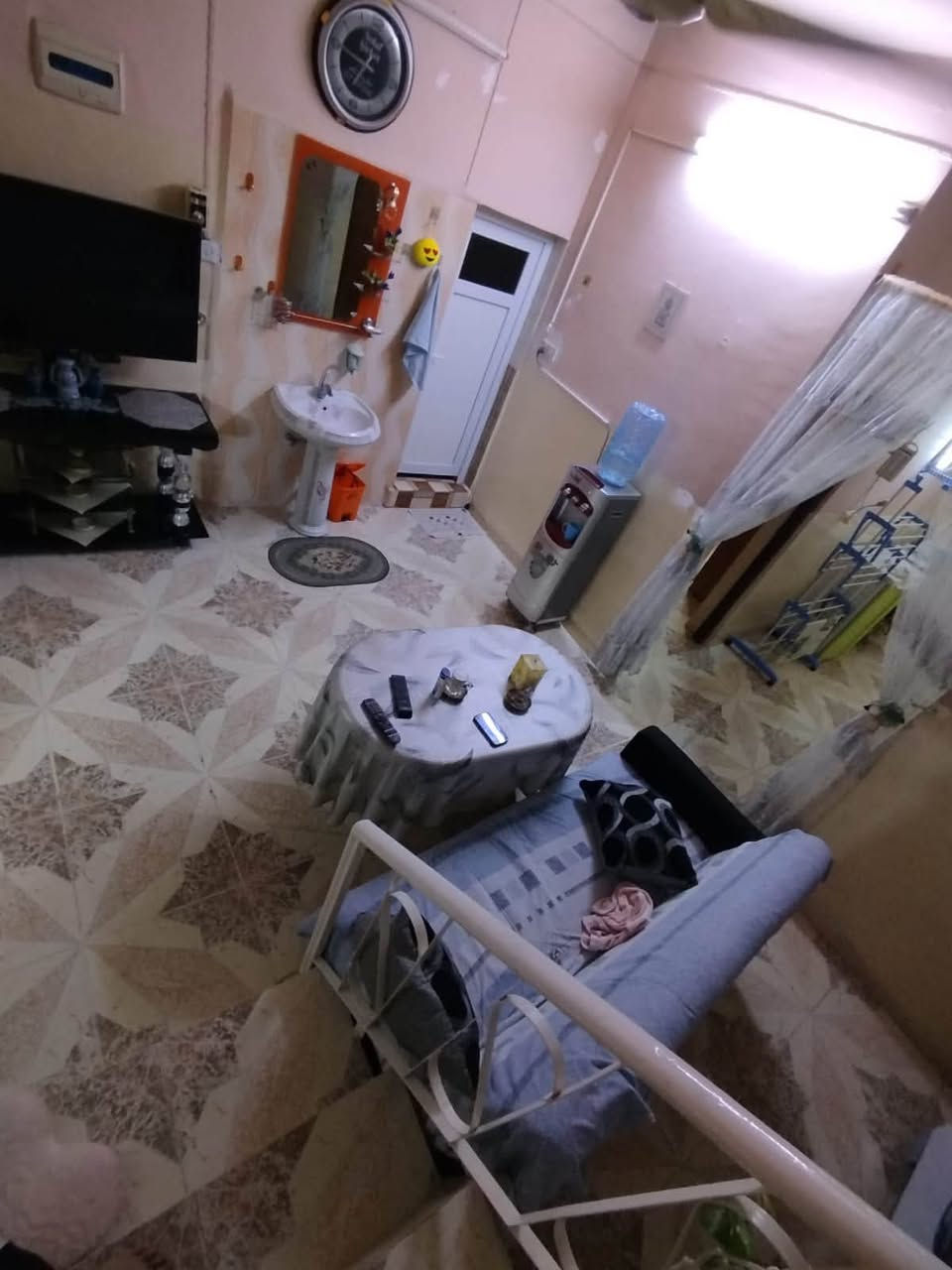 سلام عليكم بيت البيع مساحه 200متر بيت طابقين طابو صرف عنوان كركوك حي واسطي خالف شارع المعارض منطقه حلو شعبيه استفسار /رقم موبايل /***********
