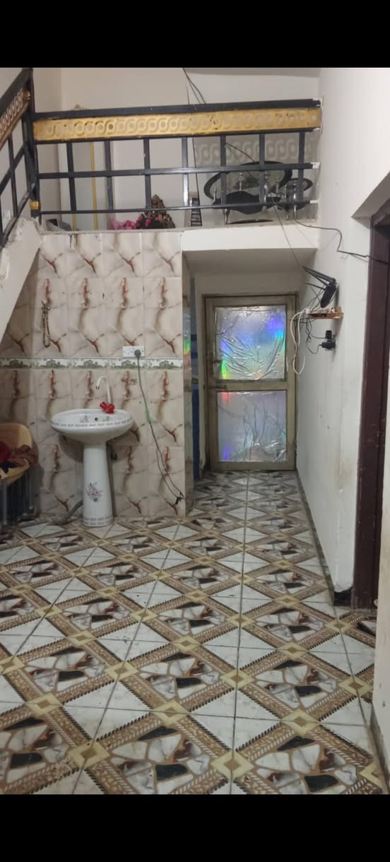 من رخصت الادمن المحترم بيت 100متر غرفه صاله استقبال مطبخ المسيب بيت طلاع جهه حي جسمان بالبدايه موقع حلو جدا السعر ب35 وبي مجال يرهم قسط عم الاتصال *********** او مراجعه مكتب دلهي مقابل مطعم عمو مهدي وحاليا مطعم البهار
