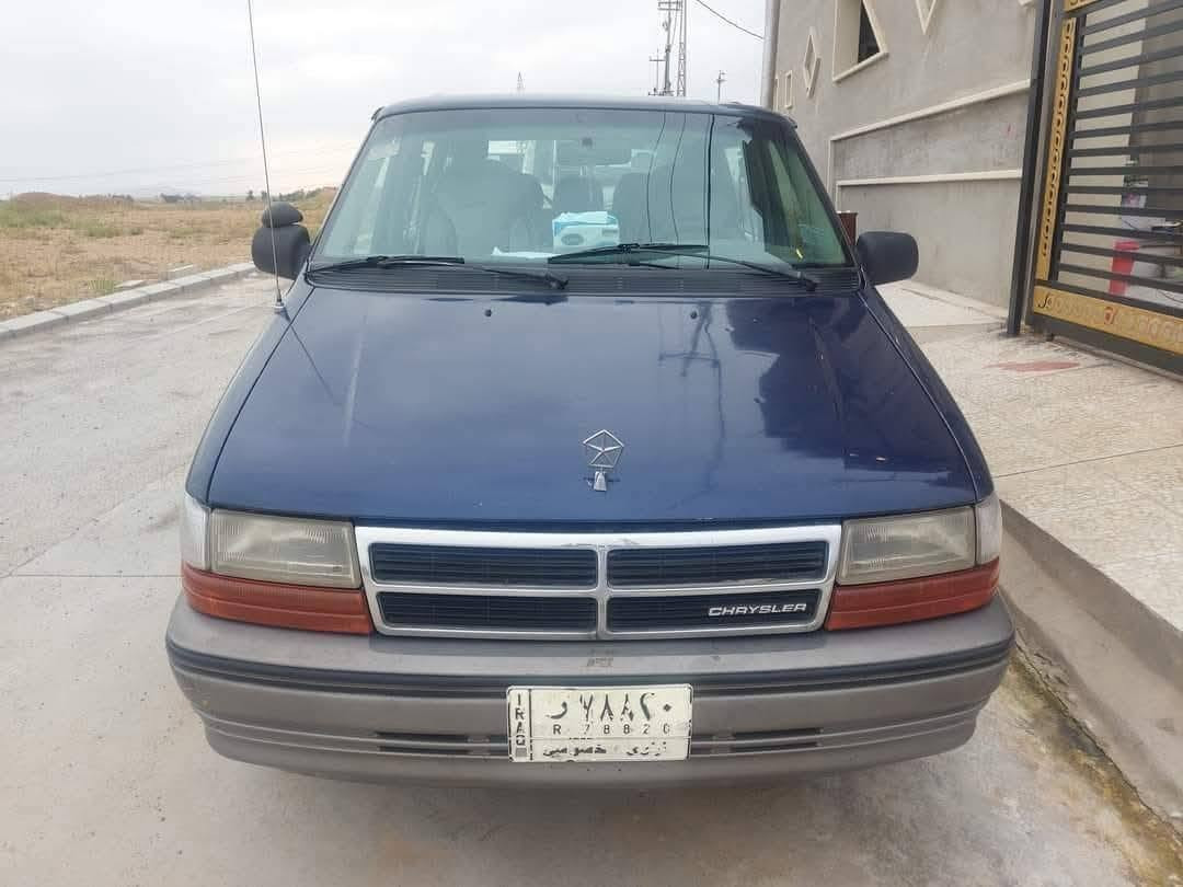 السلام عليكم سياره دوج كلايزر موديل 1994 كير و مكينه بالشرط مكينه بلاديه 2500 اربع بستم كير عادي سياره كشرها نضيف كلش و داخلها هم كلش نضيف بس حداديه يرادلها 
رايدها ب 38 وبيها مجال بصيط حك الجيه
رقم تلفون ***********
               ***********
