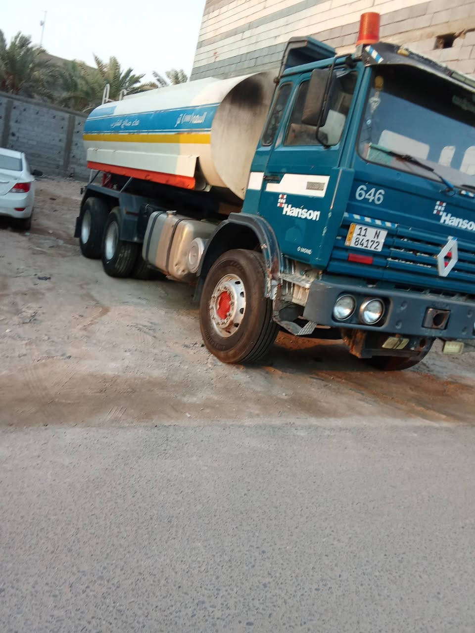 سلام عليكم تنكر للبيع موديل 91حموله 18طن  سنويه ل28 شاصي ومحرك وشاصي مكفولات***********
