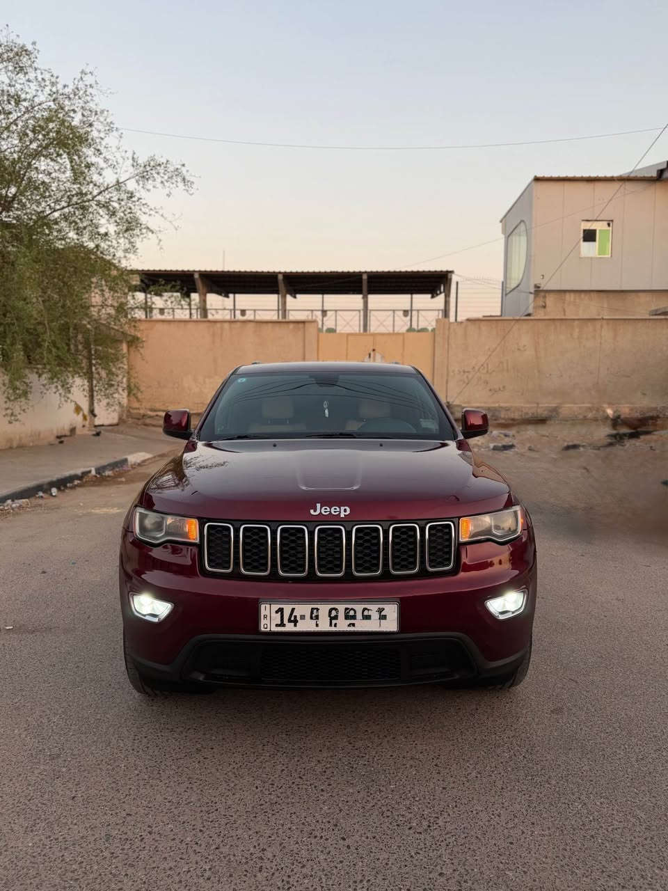 سلام عليكم جيب لاريدو مديل 2017 اصل وارد امريكي طابه تقرير تعمل وتسير البدي كفاله عامه حته دعاميات ماعده بارد بسيط PDR مكينه وكير حداده واكسل  وتبريد مكفولات 
مكينه 3600 بلاديه ما مفتوحه تو ويل السياره جاهزه بدون نقص
ماشيه 100 الف حقيقي السياره رقم بصره الجديد هزه جديده
سنويه جديده شرط التحويل 
مكاني بصره 📍
السعر 195$
***********📞 البصرة, العراق
