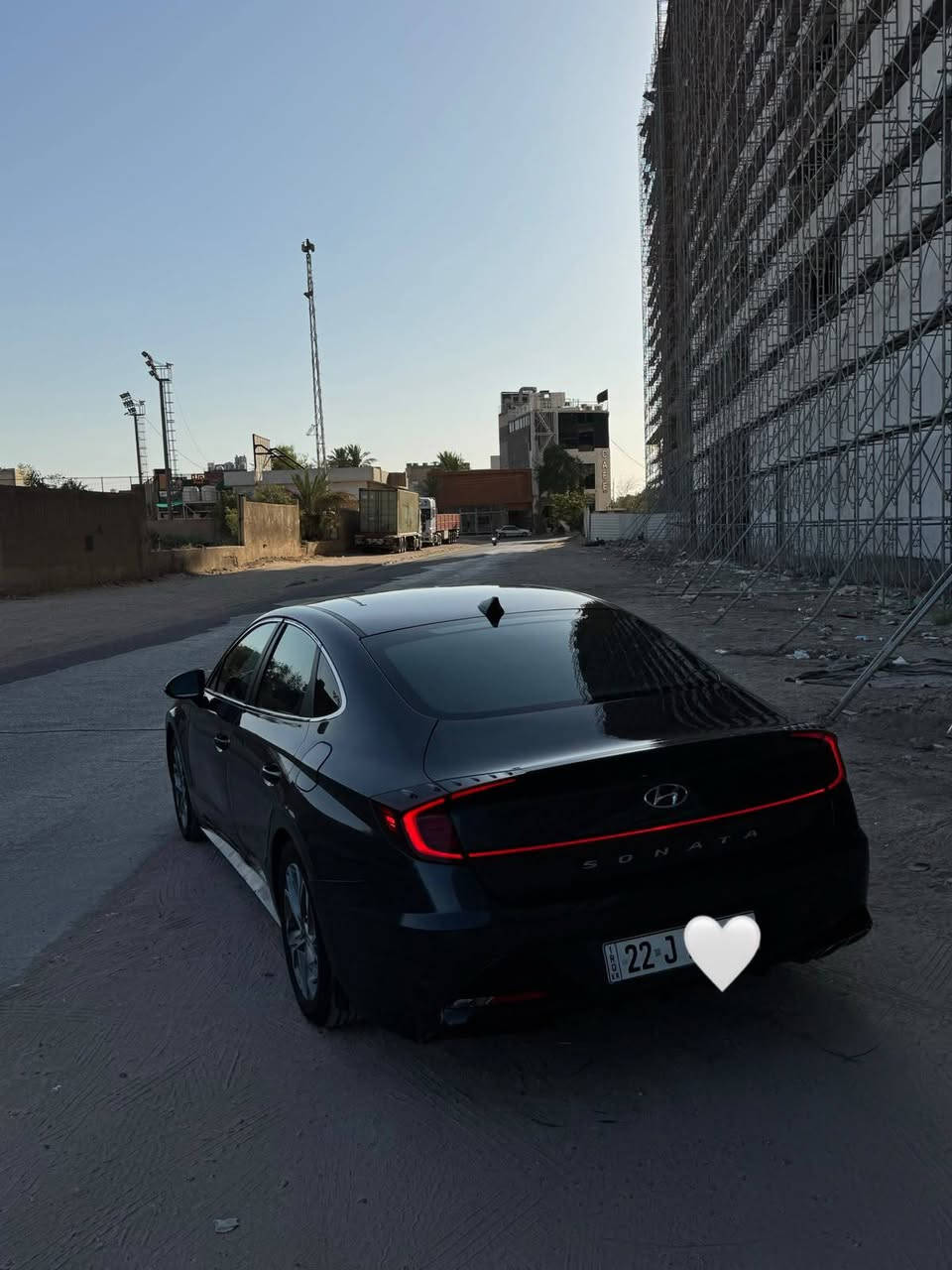 السلام عليكم 
سوناتا مديل 2021 وارد امريكي مبدل بنيد فقط وبيه ثنين بيبان صبغ اثر شخط  مكينه 2500رقم اربيل تحويل ثاني يوم كير ومكينه وحداديه وتبريد وتخم تاير 💯
الموصفات 
تشغيل عن بعد
بصمه 
بصمه ابواب 
تحديد مسار 
مثبت سرعه 
قياده ذاتيه 
رادار امامي 
صندوق ذكي
تحكمات استيرن
شاشه جبير + كامره دواره 
اشاير بل مري 
السعر 140 وبيه مجال واذا اكو مراوس فورتي مديل 23 
مكاني بابل رقم ***********

