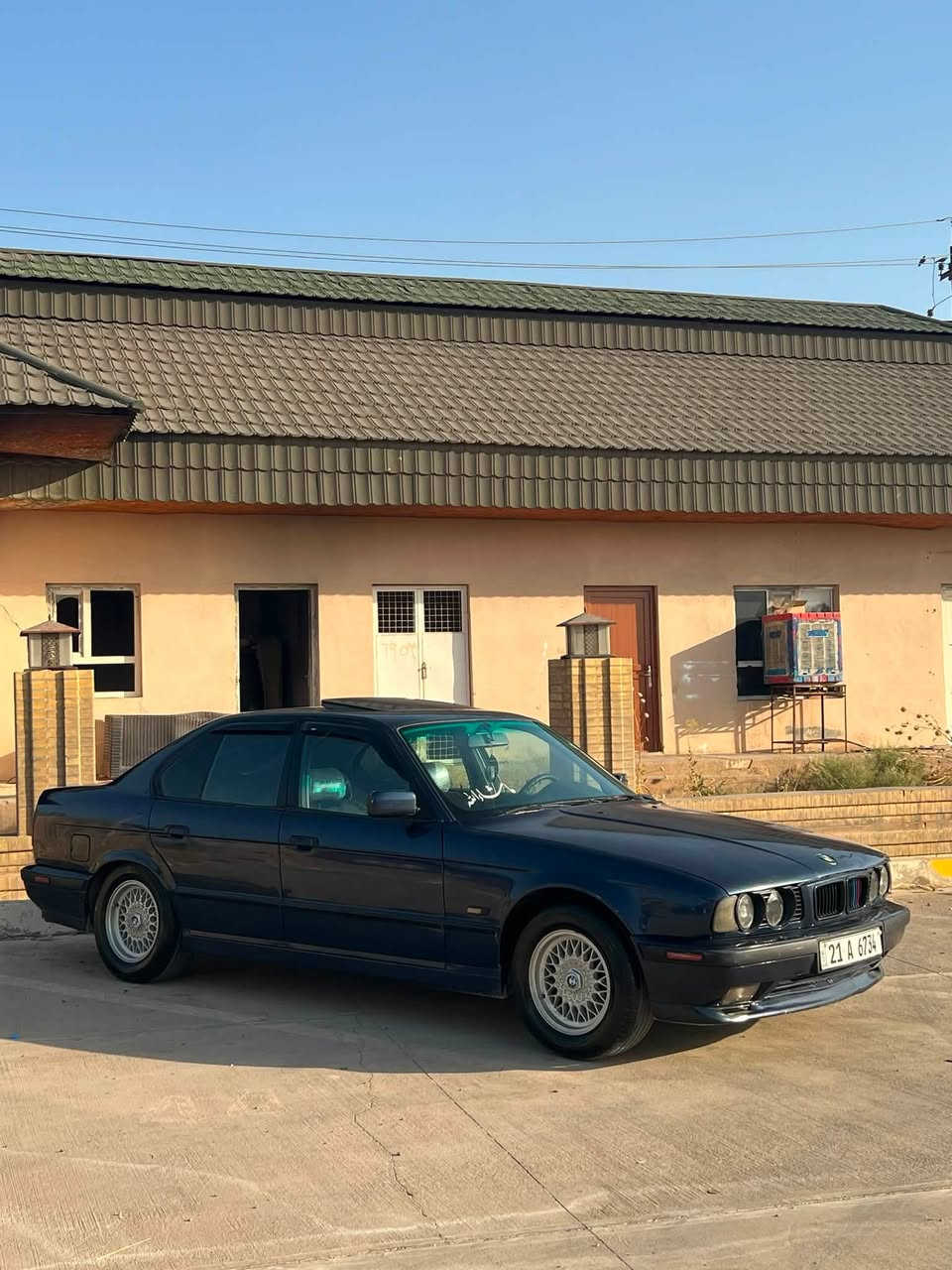 السلام وعلیكم
Bmw 525i  1991 كبس دبل دیجیتال
فول مواصفات گیر اوتوماتیك گیر و مكینه‌ شرط سلایت بجم عریض جامات امامي كهربائي داخل دشپول امحدث 1995 دعامیات و دوسات m
تخم ویاله‌ حصیر و تایر جدید 
تبرید ویا سویج ثلج 
دواخل و كشنات جلد شكري لوك 
كهربائیات داخل و خارج كله‌ شغال تخم سماعات جدید گیجات كله‌ شغال 
رقم سلیماني رقم ممیز سنویه‌ و رقم و هزه‌ كله‌ جدید تحویل ثاني یوم 
كوبون بنزین موجود 
سیاره‌ بي چاملغات امامي ضربه‌ بدون شواصي بدون دواخل و بي  معجون تصفیه‌ صبغ
دهن وفلتر كله‌ جدید امبدله‌ سیاره‌ بدون مصرف 
مكان كركوك
سعر 65 ورقه‌ و بي مجال للطیبین 
شراي خابر وتدلل ***********
