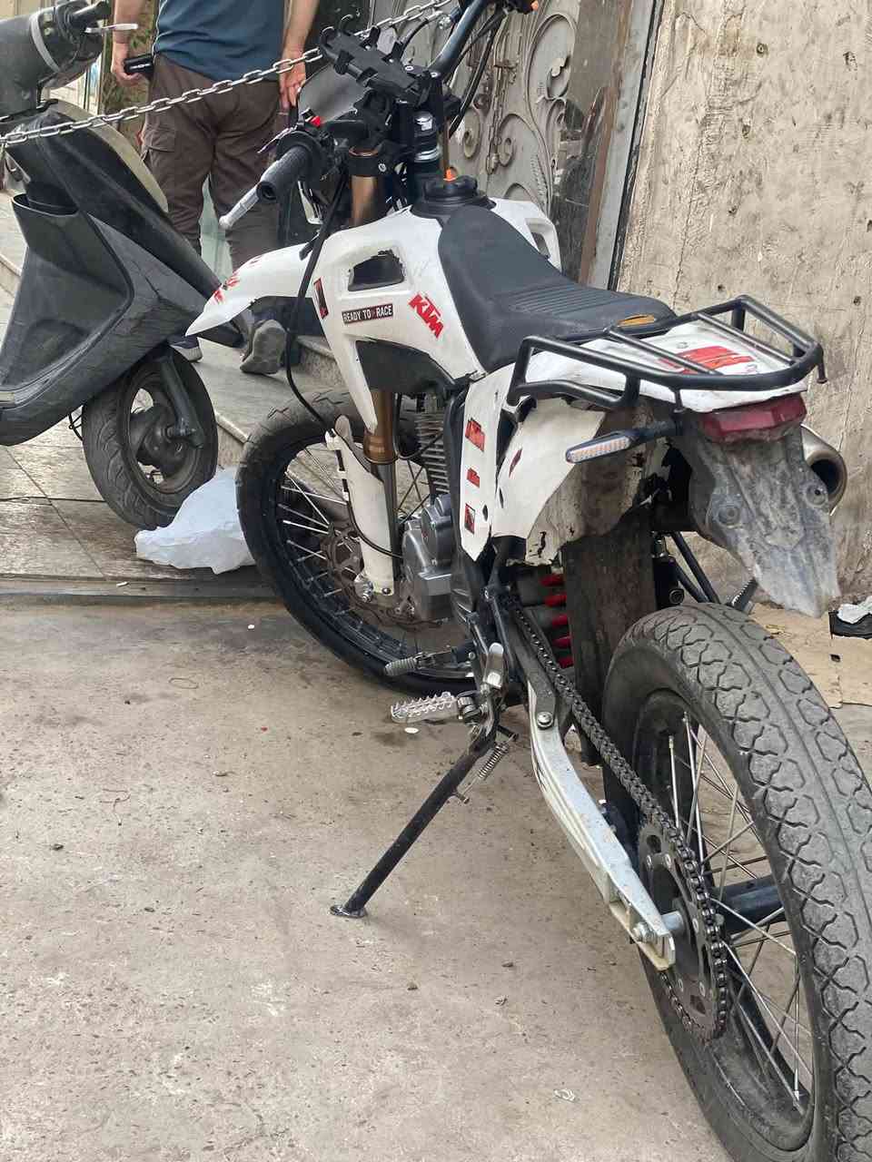 دراجه قفاز crx محرك300cc المحرك مامفتوح بي برغي موديله2025اوراق بيه الدراجه نضيفه كلش رايده بمليون وخمسين وبيه مجال رقم التلفون***********

